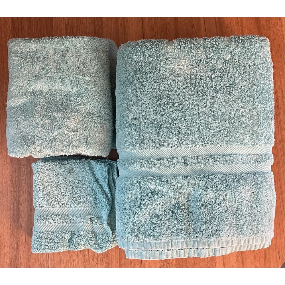 Ralph Lauren Vintage Bath Towel Set Aqua Blue Towels are Monogrammed with "P"